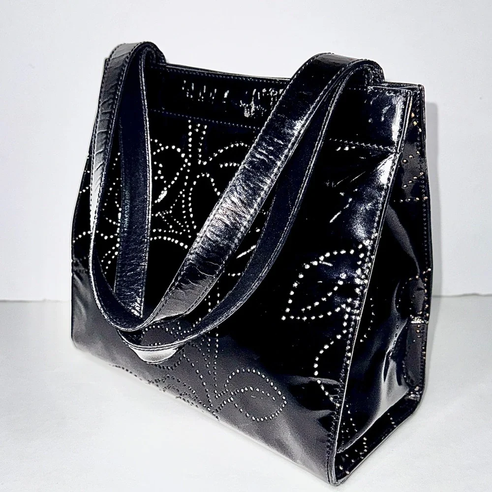 🔥SOLD🔥CHANEL Camelia Enamel Tote Bag - Picture 5 of 17